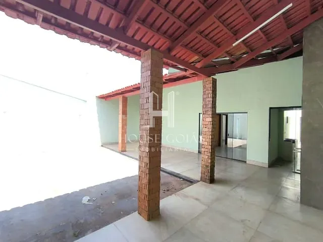 Casa com 300m² 3 quartos e 2 banheiros, à venda, no bairro Residencial Terra Santa em Trindade