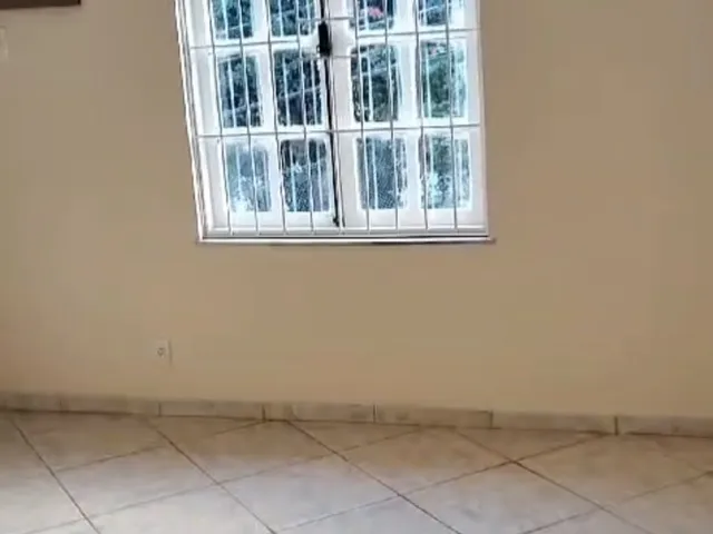 Casa 3 quartos e 2 banheiros, à venda, no bairro Miramar em Macaé