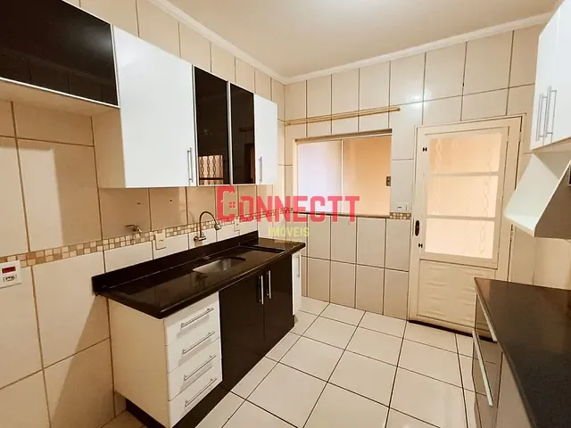 Casa com 160m² 3 quartos e 2 banheiros, à venda, no bairro Jardim Ouro Branco em Ribeirão Preto