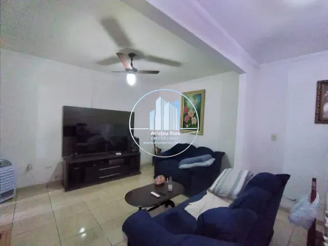 Casa com 240m² 2 quartos e 1 banheiro, à venda, no bairro Aristeu Costa Rios em Pouso Alegre