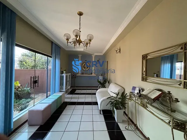 Casa com 330m² 4 quartos e 5 banheiros, à venda, no bairro Lago Parque em Londrina