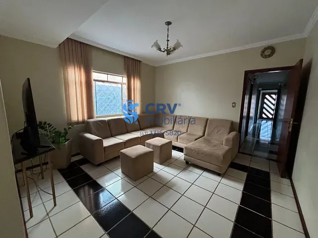 Casa com 330m² 4 quartos e 5 banheiros, à venda, no bairro Lago Parque em Londrina