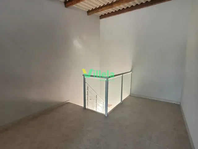 Casa 2 quartos e 1 banheiro, para alugar, no bairro Jardim Pinheirinho em Itaquaquecetuba