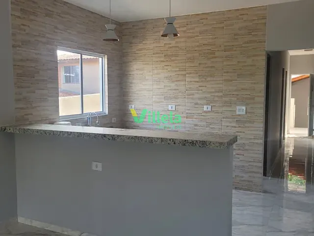 Casa 2 quartos e 1 banheiro, para alugar, no bairro Jardim Pinheirinho em Itaquaquecetuba