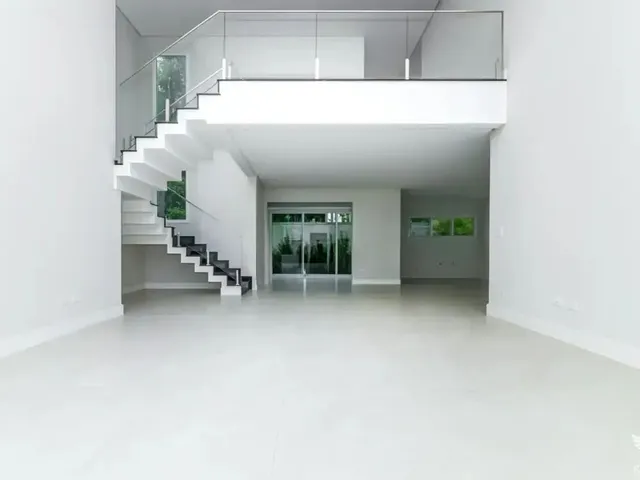 Casa com 512m² 3 quartos e 5 banheiros, à venda, no bairro Butiatuvinha em Curitiba