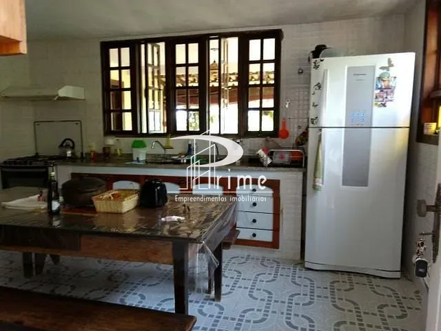 Casa com 636m² 4 quartos e 4 banheiros, à venda, no bairro Itaipu em Niterói