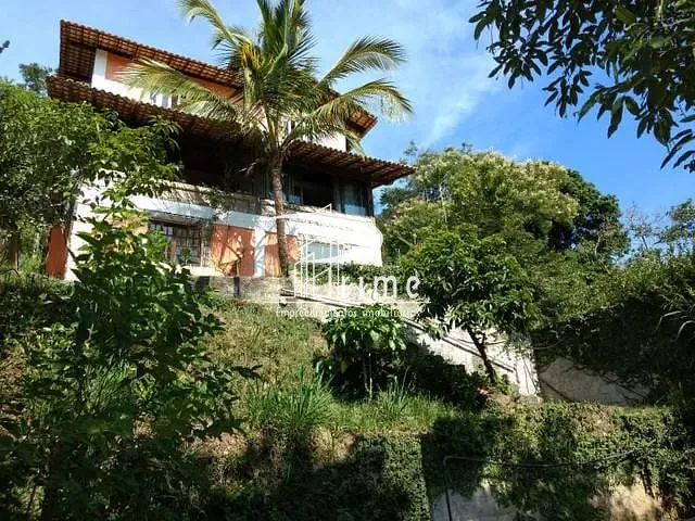 Casa com 636m² 4 quartos e 4 banheiros, à venda, no bairro Itaipu em Niterói