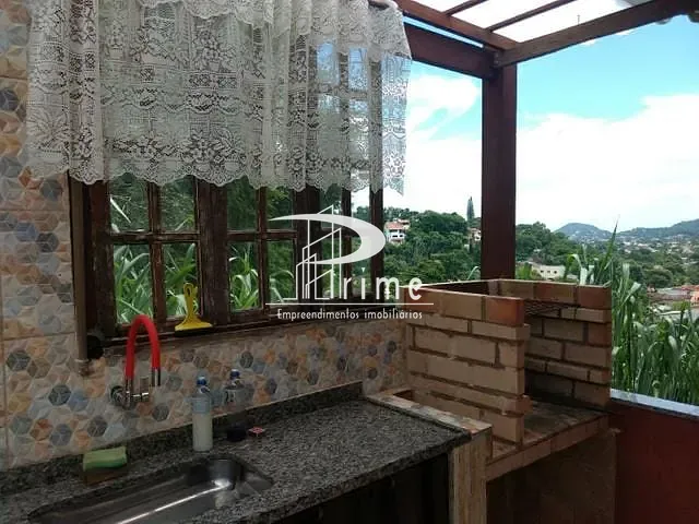 Casa com 636m² 4 quartos e 4 banheiros, à venda, no bairro Itaipu em Niterói