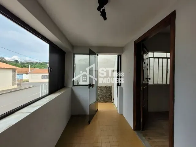 Casa com 300m² 3 quartos e 2 banheiros, à venda, no bairro Centro em Andradas