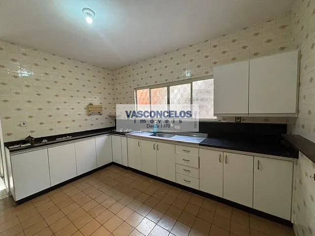 Casa 5 quartos e 3 banheiros, à venda, no bairro Jardim Vale do Sol em São José dos Campos