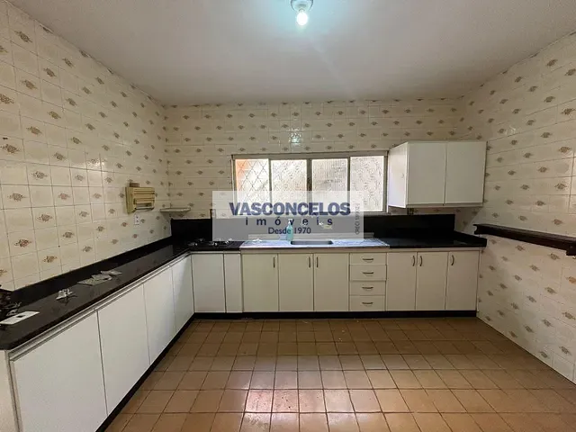 Casa 5 quartos e 3 banheiros, à venda, no bairro Jardim Vale do Sol em São José dos Campos