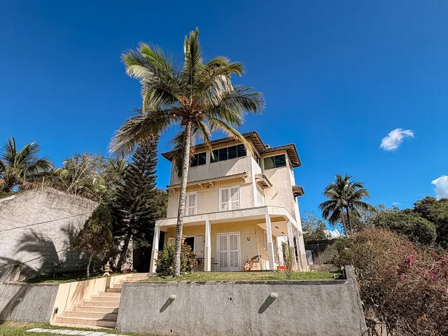 Casa com 720m² 3 quartos e 4 banheiros, à venda, no bairro Costazul em Rio das Ostras