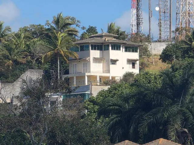 Casa com 720m² 3 quartos e 5 banheiros, à venda, no bairro Costazul em Rio das Ostras