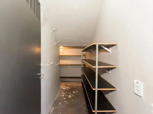 Casa à venda, no bairro Orleans em Curitiba