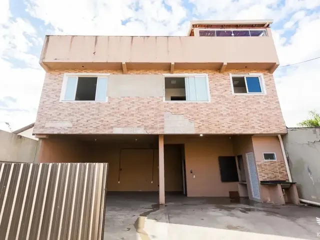 Casa à venda, no bairro Orleans em Curitiba