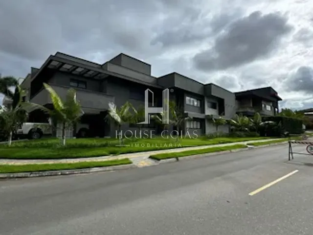 Casa com 478m² 4 quartos e 5 banheiros, à venda, no bairro Jardins Madri em Goiânia