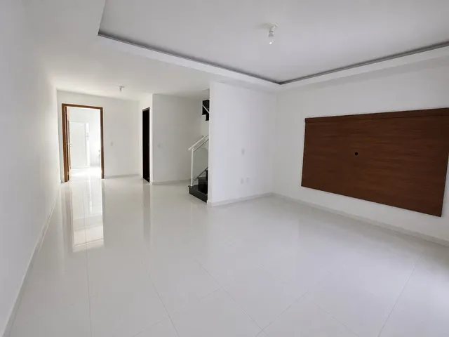 Casa 3 quartos e 2 banheiros, à venda, no bairro Verdes Mares em Macaé