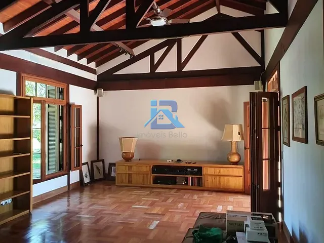 Casa com 6200m² 4 quartos e 3 banheiros, à venda, no bairro Baronesa em Bragança Paulista