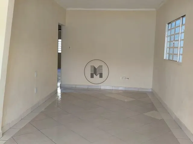Casa 3 quartos e 2 banheiros, para alugar, no bairro Pedregulho em Guaratinguetá