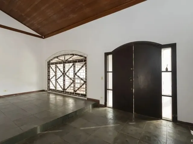 Casa com 388m² 2 quartos e 3 banheiros, à venda, no bairro Pilarzinho em Curitiba