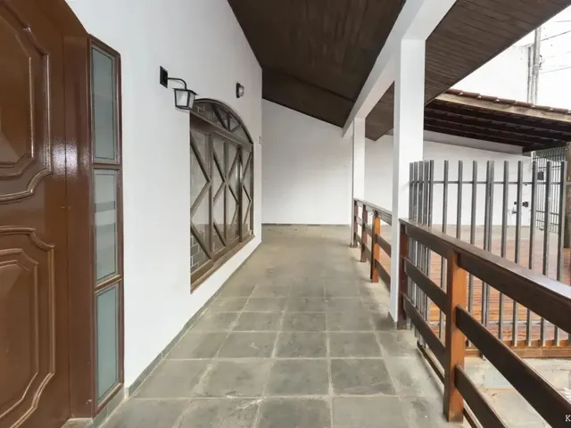 Casa com 388m² 2 quartos e 3 banheiros, à venda, no bairro Pilarzinho em Curitiba