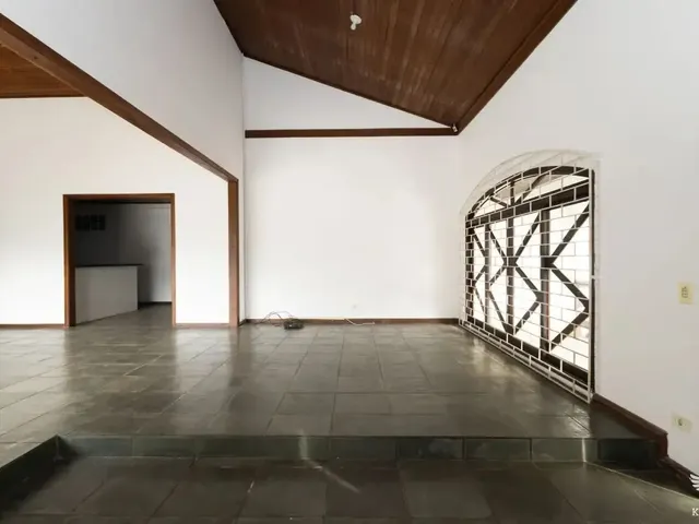 Casa com 388m² 2 quartos e 3 banheiros, à venda, no bairro Pilarzinho em Curitiba