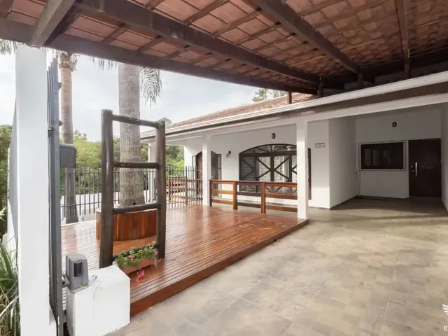 Casa com 388m² 2 quartos e 3 banheiros, à venda, no bairro Pilarzinho em Curitiba