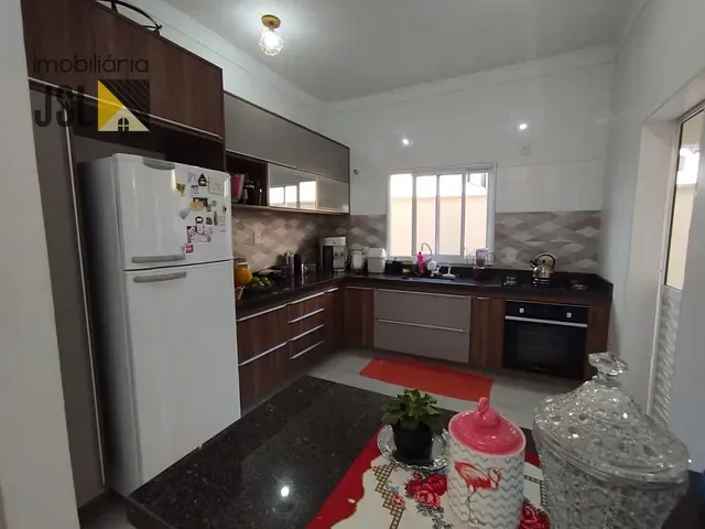 Casa com 250m² 3 quartos e 2 banheiros, à venda, no bairro Reserva do Vale em Caçapava