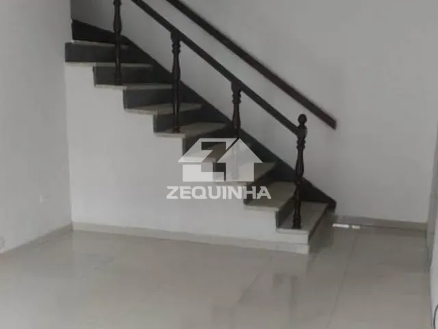 Casa com 241m² 4 quartos e 2 banheiros, à venda, no bairro Jardim das Flores em Osasco