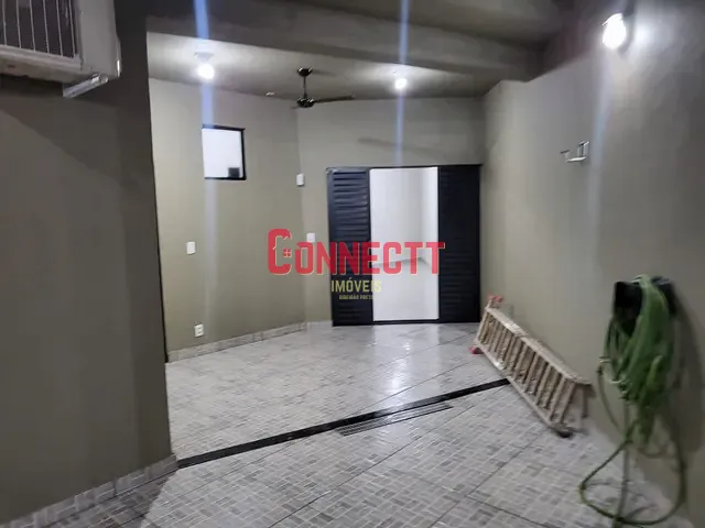 Casa com 275m² 1 quarto e 3 banheiros, à venda, no bairro Conjunto Residencial Sao Fernando em Ribeirão Preto