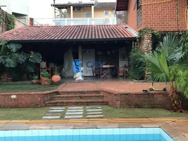 Casa com 600m² 3 quartos e 7 banheiros, à venda ou para alugar, no bairro Lima Azevedo em Londrina