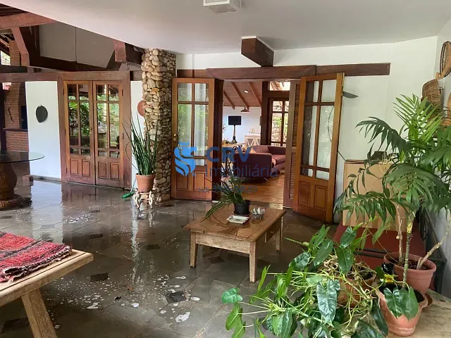 Casa com 600m² 3 quartos e 7 banheiros, à venda ou para alugar, no bairro Lima Azevedo em Londrina