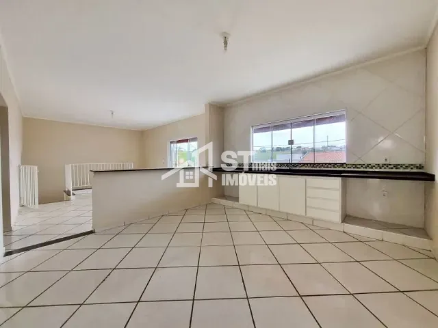 Casa com 200m² 3 quartos e 1 banheiro, à venda, no bairro Jardim Portal da Mantiqueira em Andradas
