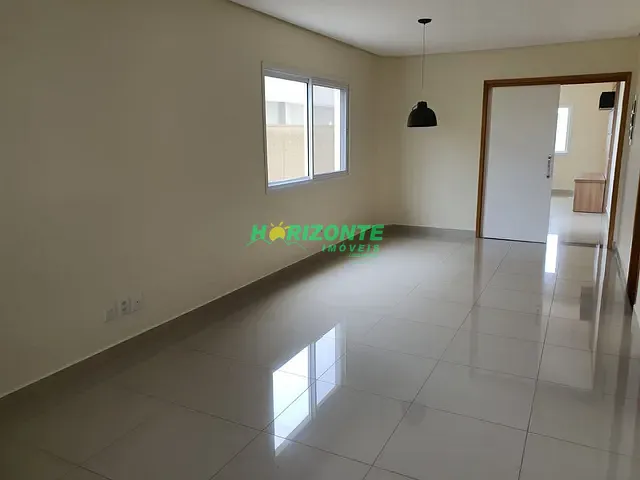 Casa com 250m² 4 quartos e 4 banheiros, à venda, no bairro Urbanova em São José dos Campos