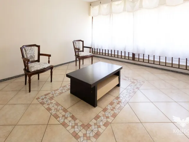 Casa com 450m² 4 quartos e 4 banheiros, para alugar, no bairro São Braz em Curitiba