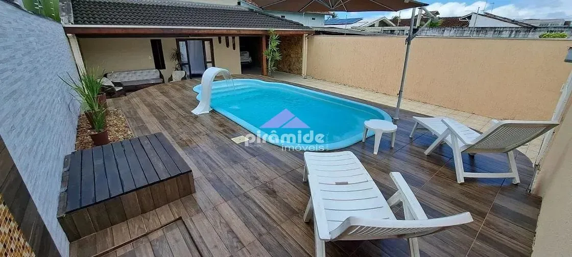 Casa, 3 quartos, 246 m² - Foto 2