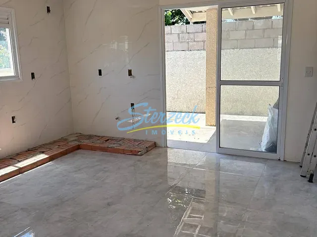 Casa com 164m² 3 quartos e 2 banheiros, para alugar, no bairro Vila Omízollo em Louveira