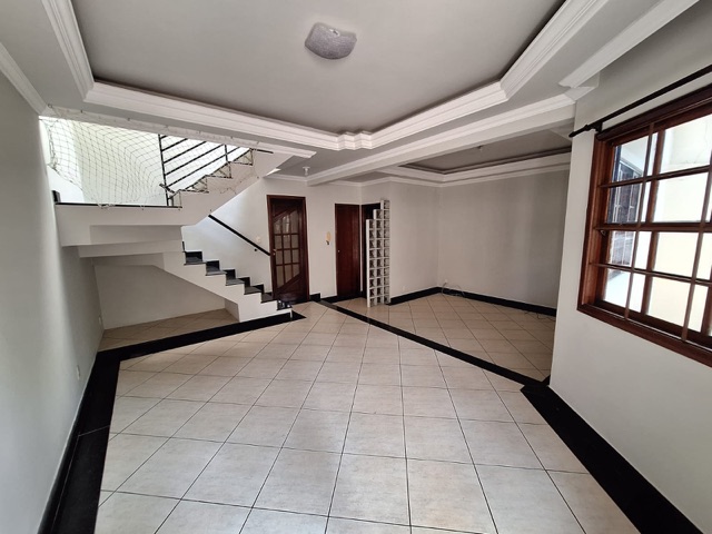 Casa 5 quartos e 2 banheiros, para alugar, no bairro São Marcos em Macaé