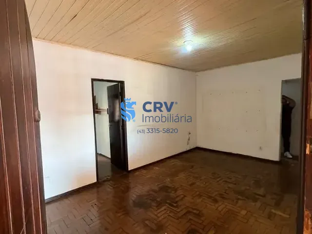 Casa com 277m² 3 quartos e 2 banheiros, à venda, no bairro Conjunto Parigot de Souza 1 em Londrina