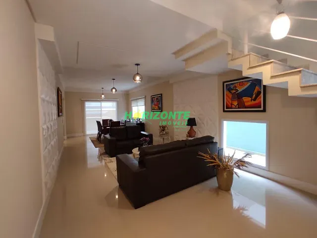 Casa com 250m² 3 quartos e 4 banheiros, à venda, no bairro Urbanova em São José dos Campos