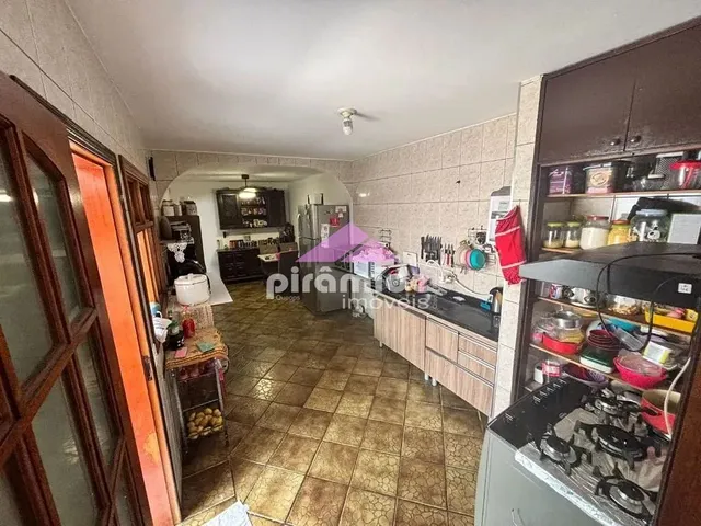 Casa com 160m² 3 quartos e 2 banheiros, à venda, no bairro Vila Nova Cristina em São José Dos Campos
