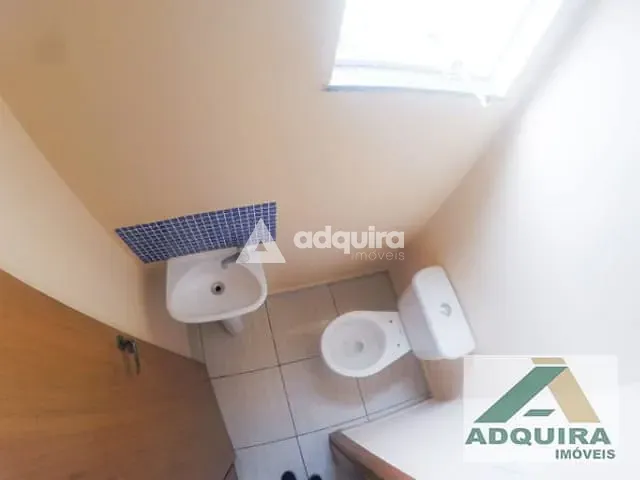 Casa 2 quartos e 2 banheiros, à venda, no bairro Orfãs em Ponta Grossa