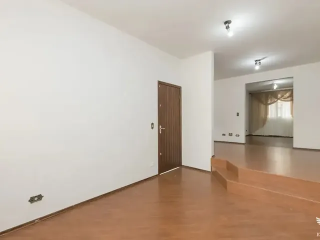 Casa com 172m² 3 quartos e 2 banheiros, para alugar, no bairro Santa Felicidade em Curitiba