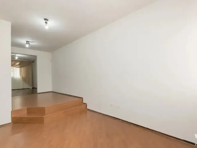 Casa com 172m² 3 quartos e 2 banheiros, para alugar, no bairro Santa Felicidade em Curitiba