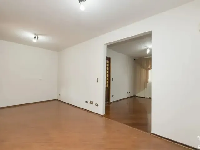 Casa com 172m² 3 quartos e 2 banheiros, para alugar, no bairro Santa Felicidade em Curitiba
