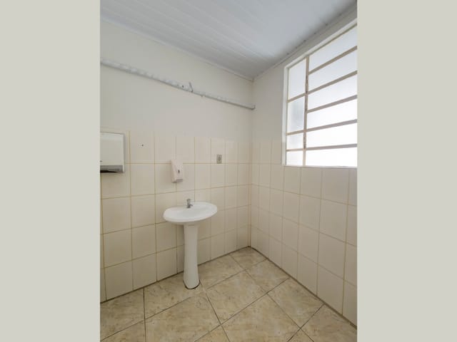 Casa à venda ou para alugar, no bairro Centro em Pelotas