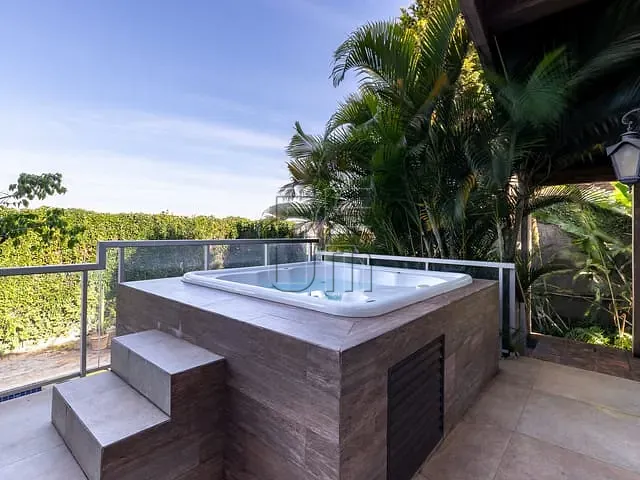 Casa com 800m² 3 quartos e 3 banheiros, à venda, no bairro Quebec em Londrina