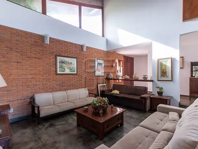 Casa com 800m² 3 quartos e 3 banheiros, à venda, no bairro Quebec em Londrina