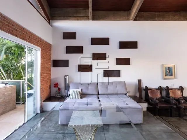 Casa com 800m² 3 quartos e 3 banheiros, à venda, no bairro Quebec em Londrina