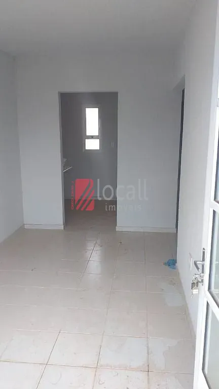 Casa com 2 quartos para aluguel, 45m² — foto 3 de 6